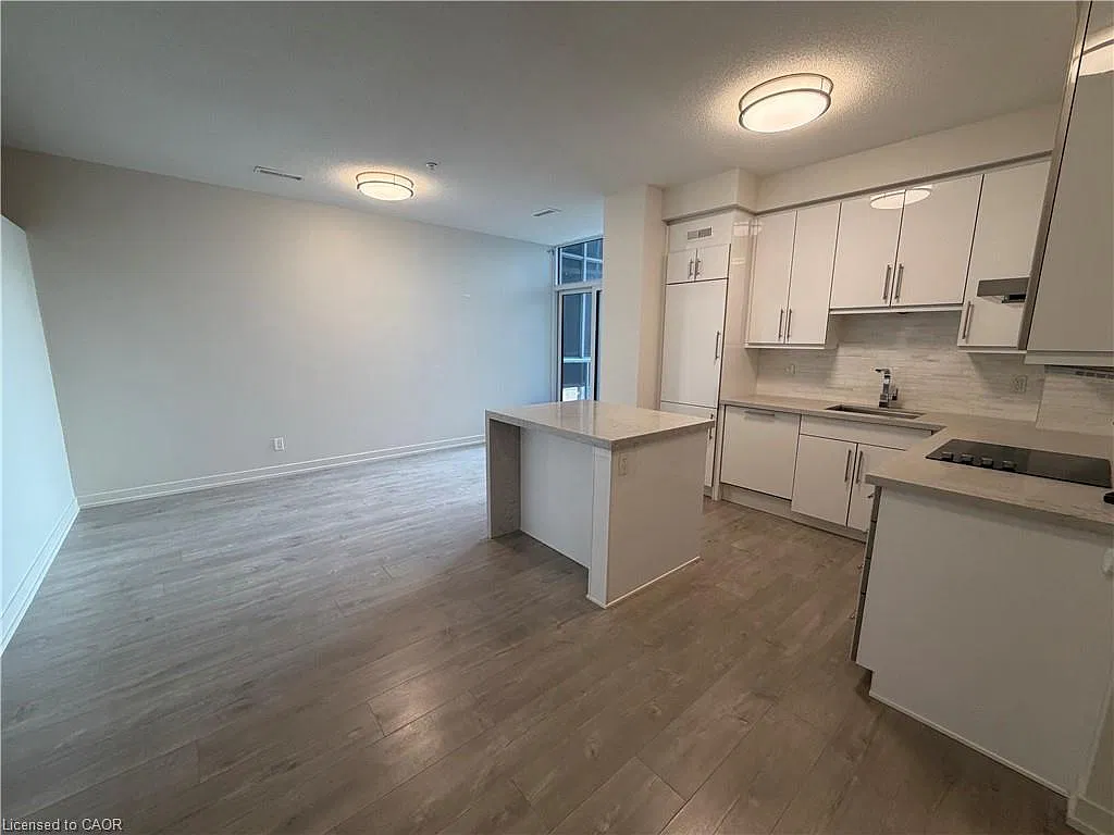 1 bed, 2.0 bath, 824 sqft, $2,400 — Photo 4