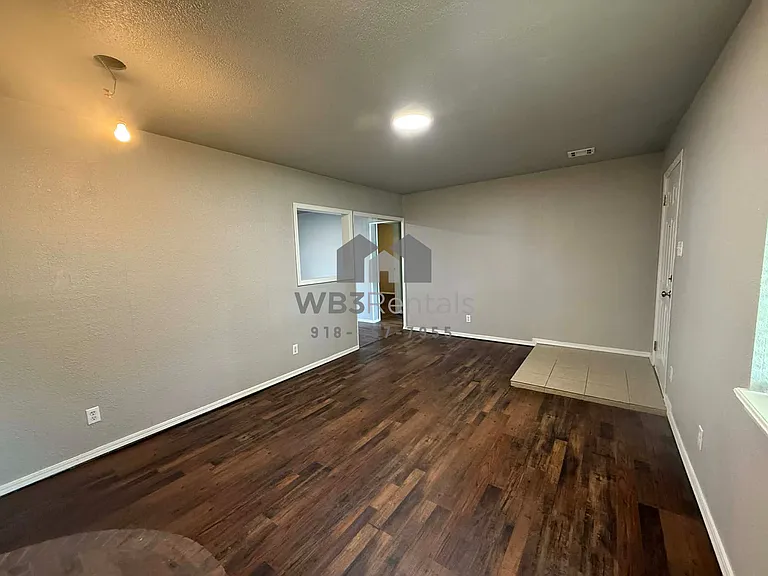 1116 Maple St — Photo 4