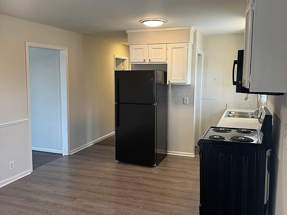 5th image of 2909 Clifton Ave