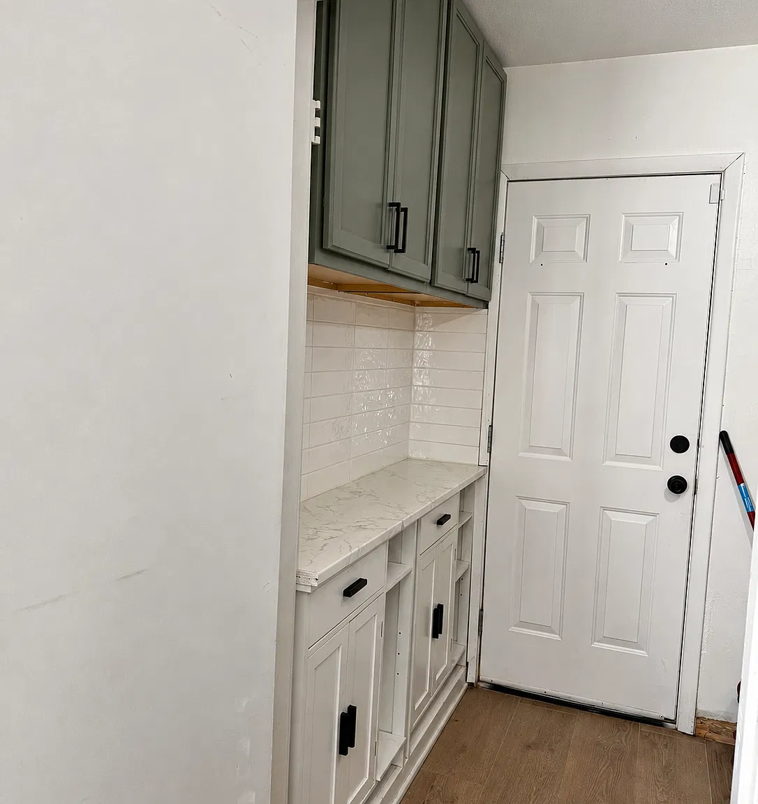 2446 Valencia Dr NE — Photo 3