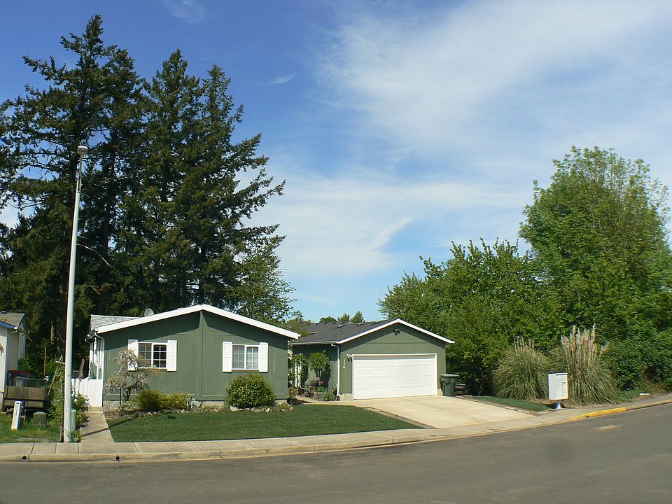 City Charm - Country Feel