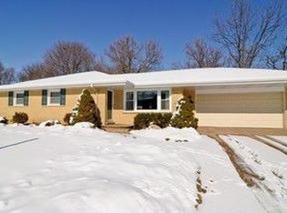 624 E Morris Dr, Palatine, IL 60074