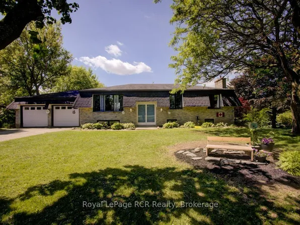 15 Booth St E, Mapleton, ON N0G 2K0