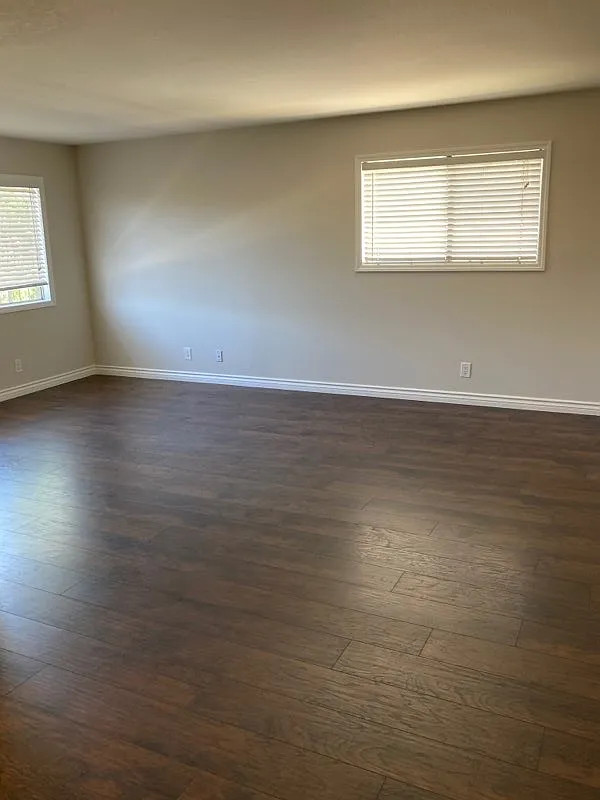 2 bed, 859 sqft, $2,600 — Photo 3