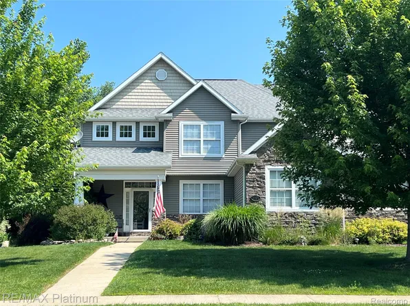 4209 Oak St, Grand Blanc, MI 48439