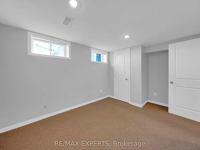 87 Eugenia St #LOWER — Photo 15