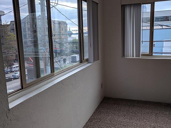 4th image of 209 1st Ave N APT 5