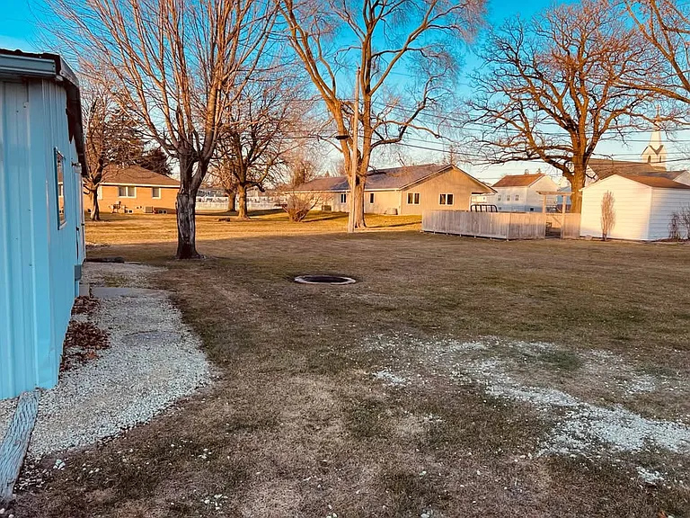205 Forest St — Photo 7