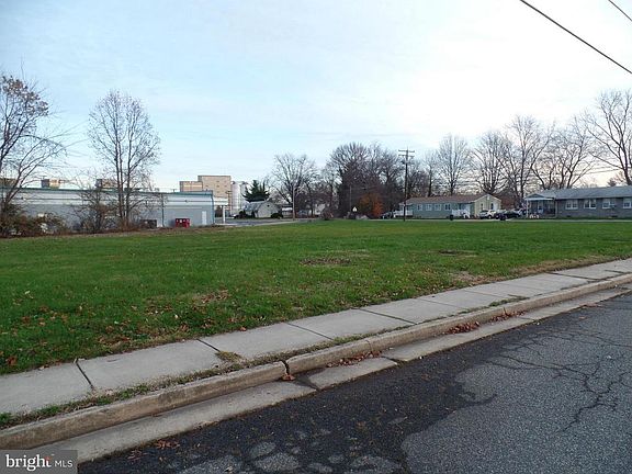 3rd image of Bloomsbury Ave