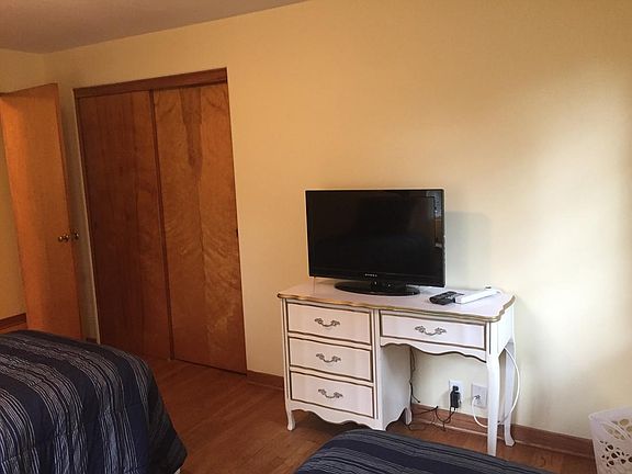 5th image of 920 White Oak Dr