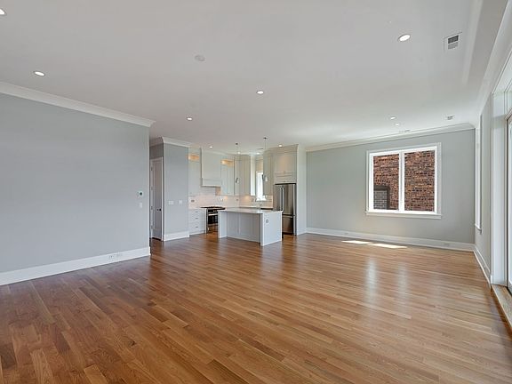 4th image of 1235 N Greenview Ave #B
