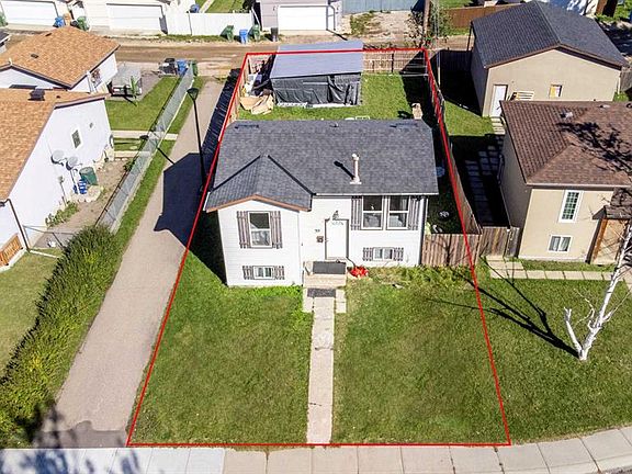 4th image of 36 W Castlebrook Rise NE