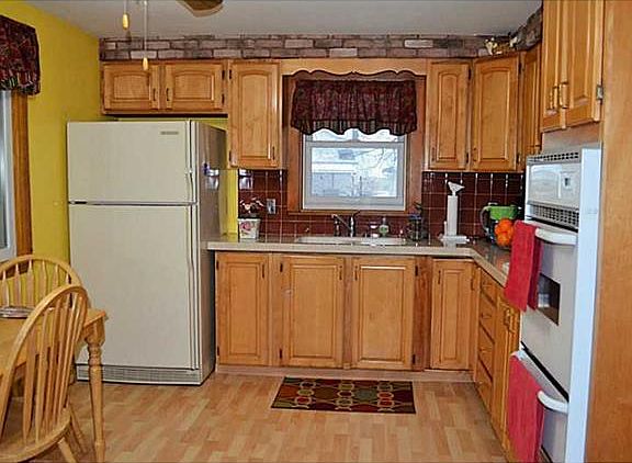 3rd image of 35 Jamaica Ln