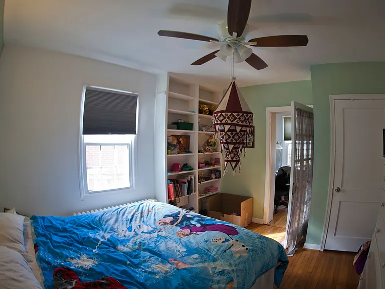 4850 Crescent St — Photo 11