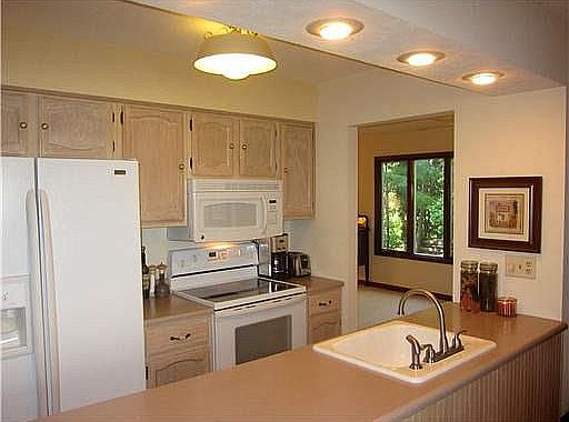 4th image of 320 40th St Dr SE