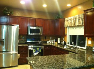 553 Robins Pl, Brea, CA 92823