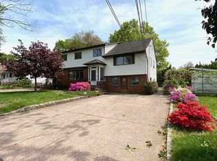 61 Lexington Ave, Dumont, NJ 07628