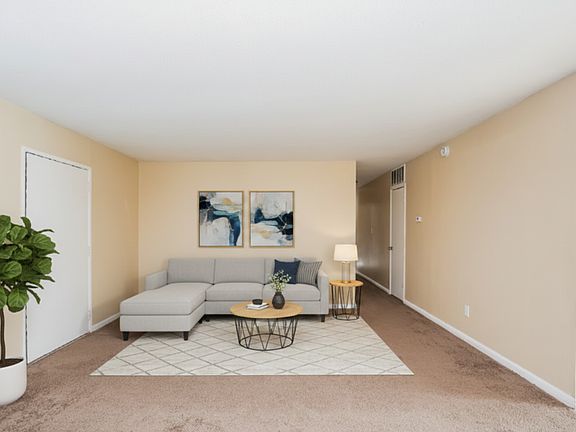 3rd image of 25240 Sandhurst Rd