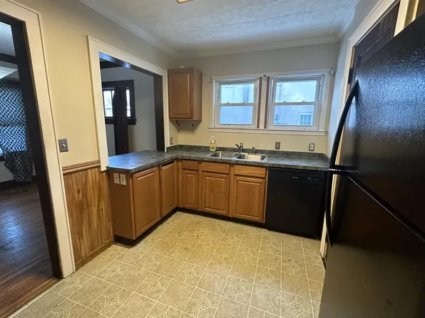 105 Beverly Hts, Rochester, NY 14616