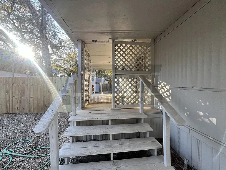 135 Oxbow St — Photo 3