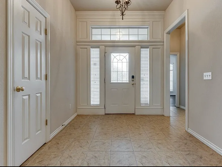 16605 Farmington Way — Photo 12