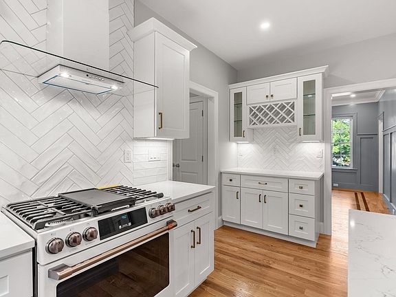 5th image of 89 Central St