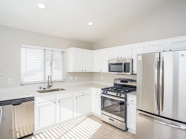 9633 Crystal Ridge Rd — Photo 8