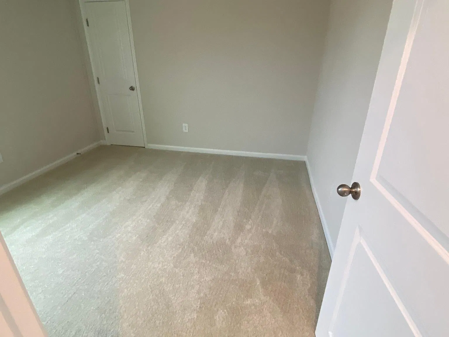 4 bed, 2.5 bath, 1660 sqft, $2,050 — Photo 3