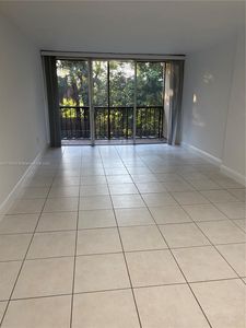 8870 Fontainebleau Blvd APT 212, Miami, FL, 33172