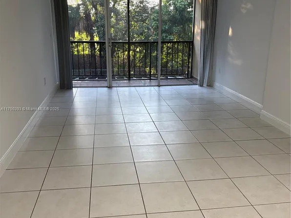 8870 Fontainebleau Blvd APT 212, Miami, FL 33172