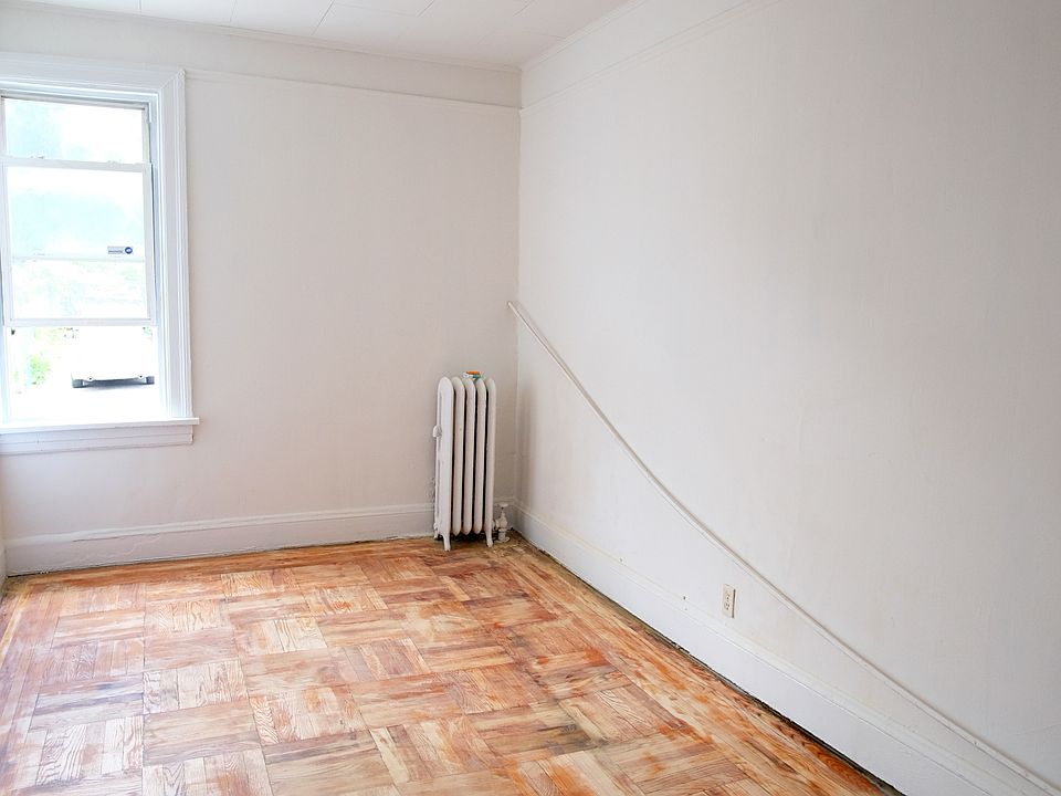2nd image of 2 Vernon Pl APT 2A