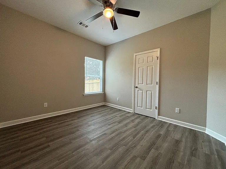 213 Round Mountain Rd — Photo 2
