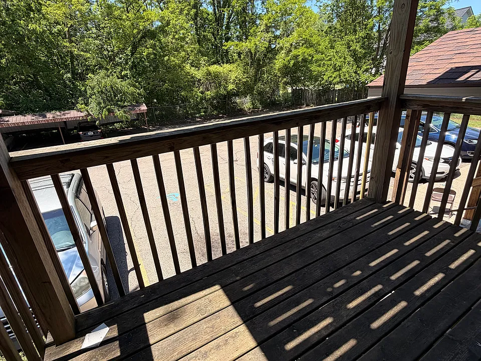 374 Riverside Dr #12
