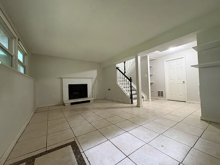 6613 Haydown Ct — Photo 18