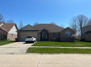 31298 Broderick Dr, Chesterfield, MI 48051