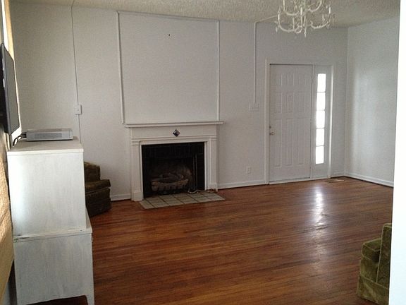 4th image of 202 E Mill St