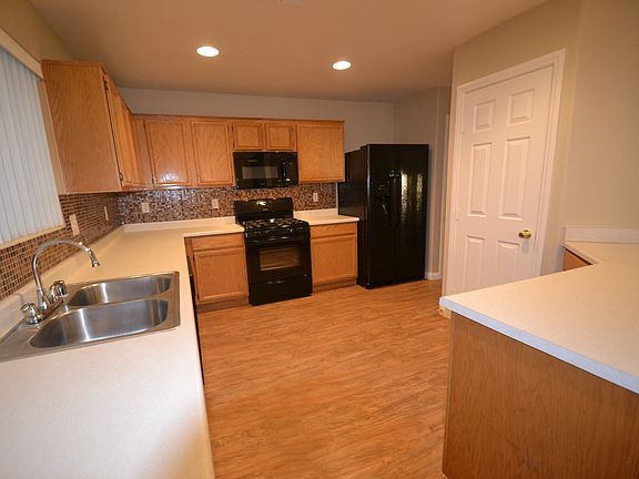 3rd image of 5728 Butterick Ct