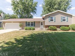 1208 Kim Dr, Bloomington, IL