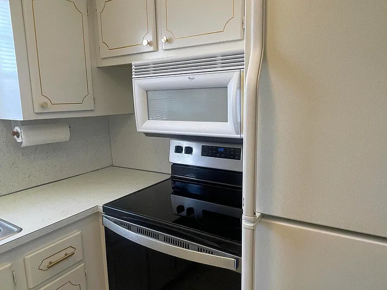 188 Cambridge Ln #H — Photo 14