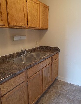 5th image of 8036 S Wildwood Dr #101