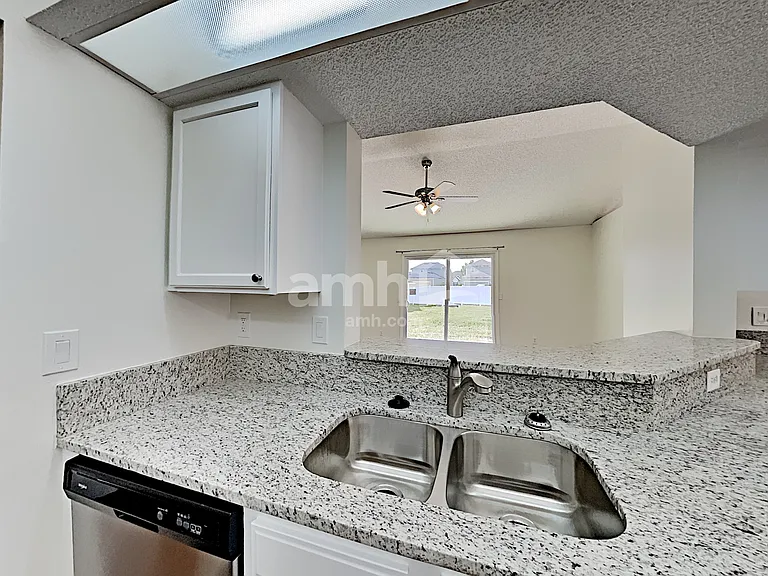 3155 Olde Sutton Parke Dr — Photo 4