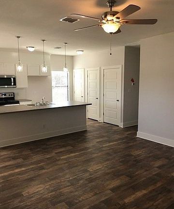 5th image of 1230 Delaware St #1