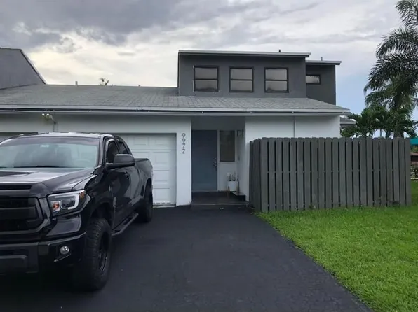 9972 SW 16th St, Hollywood, FL 33025