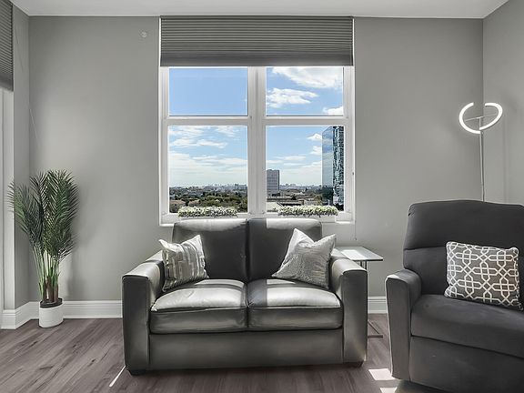 4th image of 511 SE 5th Avenue #908