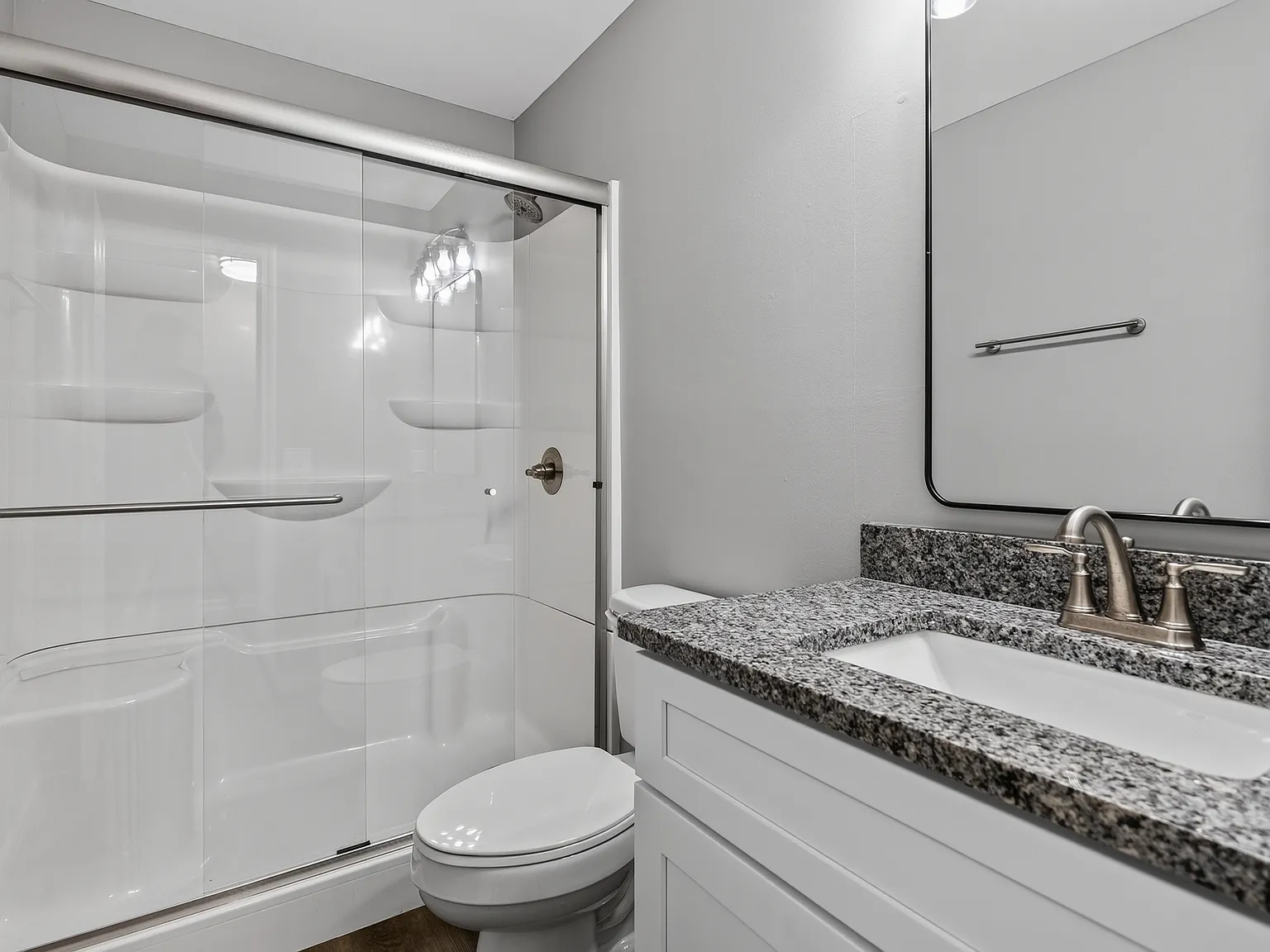 2 bed, 1.5 bath, 1000 sqft, $1,300 — Photo 4