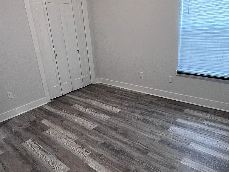 5466 Colburn Ct E — Photo 8