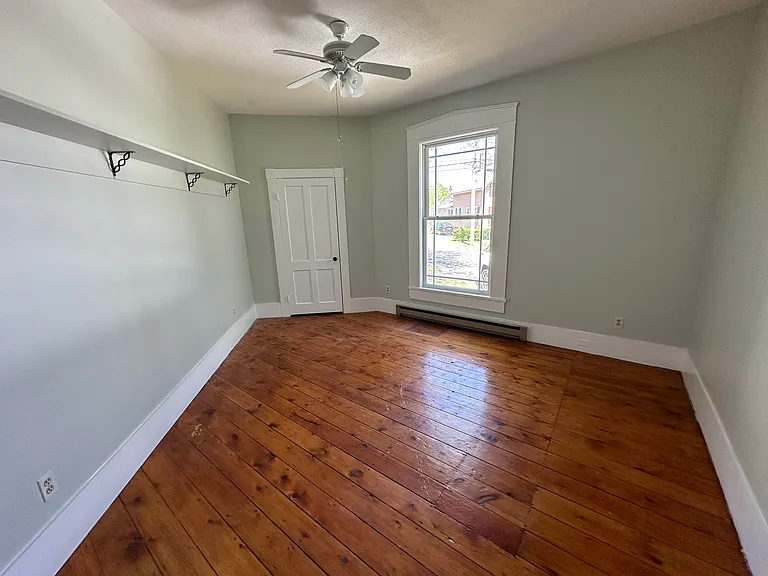 28 King St #1 — Photo 11