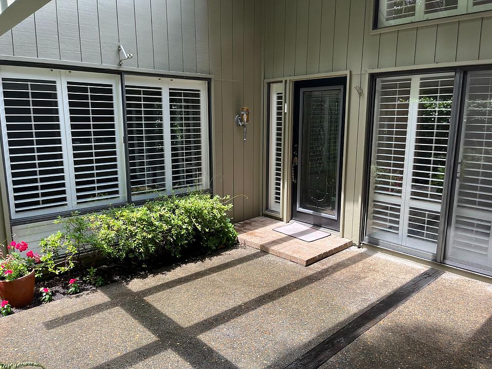1st image of 301 Dunbarton Cir
