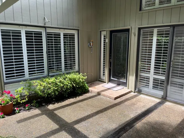 301 Dunbarton Cir, Sacramento, CA 95825