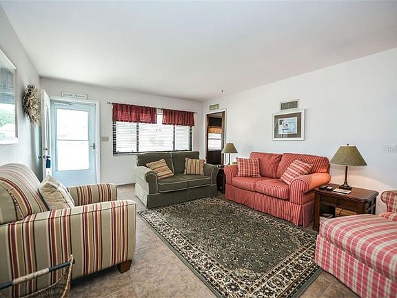 3rd image of 1316 Cypress Ave